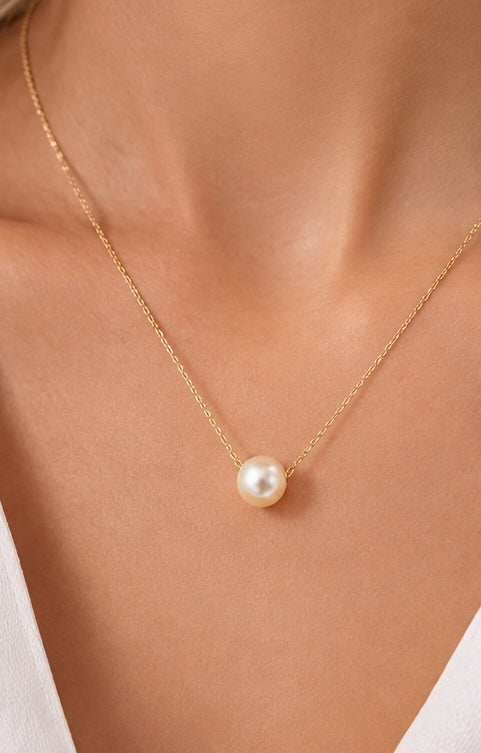 Bohemian pearl necklace